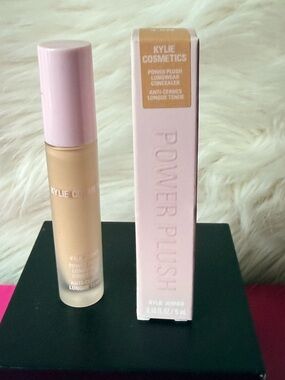 Kylie Cosmetics Power Plush Longwear Concealer - Pink Cap, Beige Shade